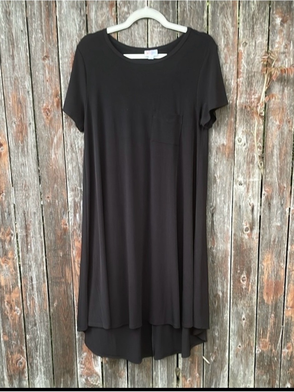 Black LuLaRoe Carly dress | size M